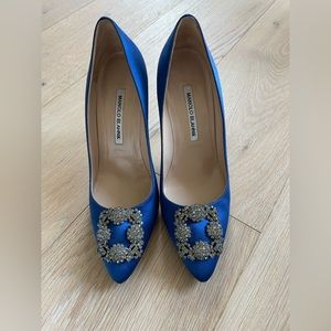 Manolo Blahnik Hangisi Pump Royal Blue Satin size 39 105 mm